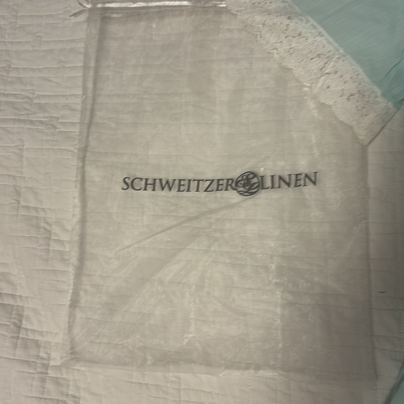 Schweitzer Linen Robe - Brand New with Tags - Picture 2 of 4